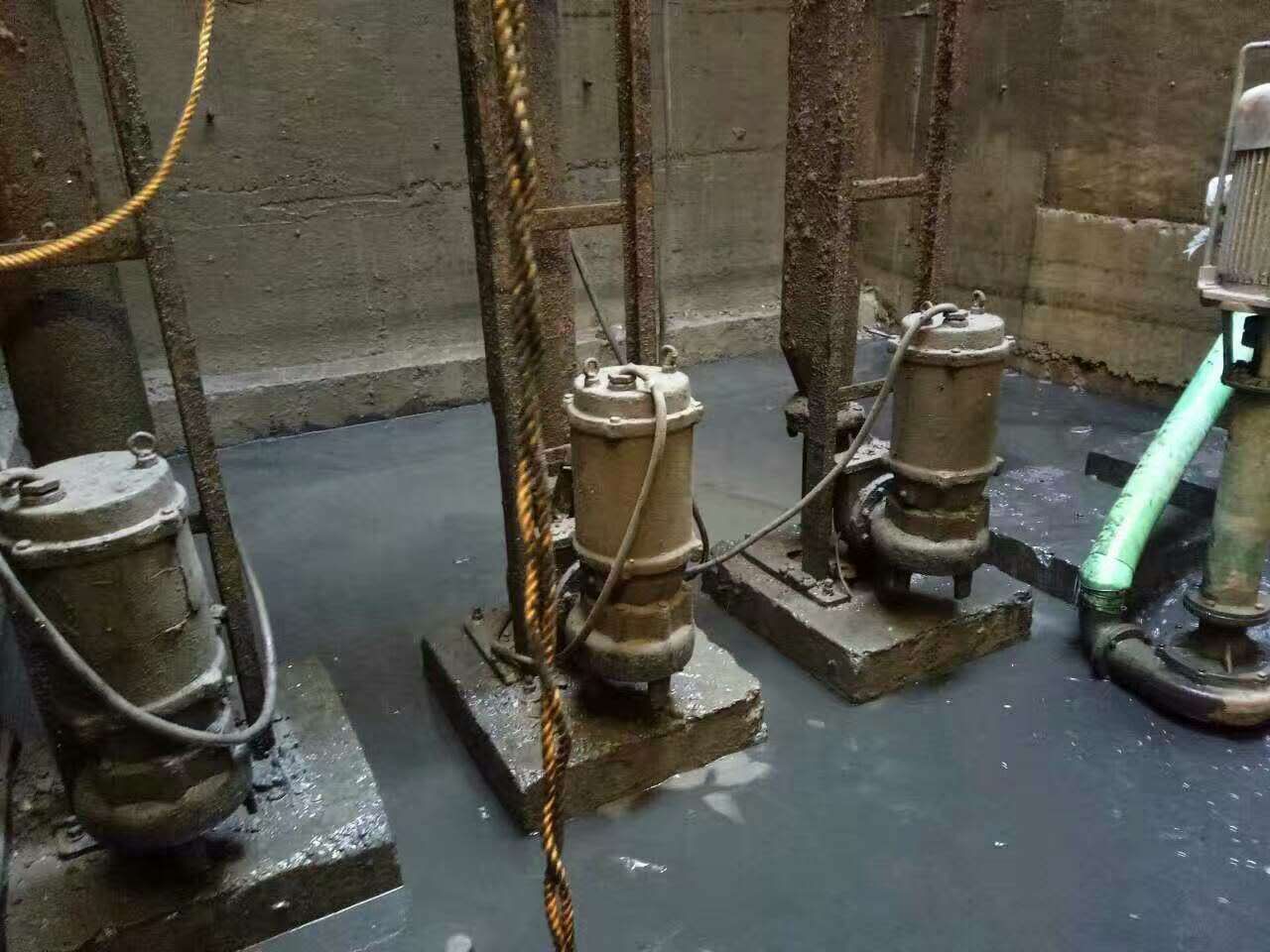 邹平污水池清理